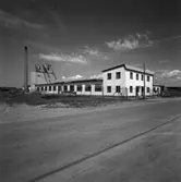 I samband med att byggandet av hyreslägenheter tog fart under 1950-talet började byggmästare Ivar Tegnander tillverka egna köksutrustningar. Verksamheten expanderade och under 1960-talet bildades AB Standardsnickerier, senare Kalmarkök, som tillverkade köksinredningar för såväl flerbostadshus som villor. 
Köptes upp av Marbodal.
Verksamheten bedrevs i kvarteret Giraffen. När den upphört övertogs lokalerna av Kooperativa Förbundet som öppnade Obs! stormarknad.