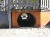 Tunnel under bro på lekplats i Skytteparken, 2005