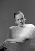 Porträttbild av Mari Ade, svensk sångerska och skådespelare