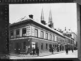 Hörnet vid Drottninggatan - Fyristorg med Politiska knuten, Uppsala 1900