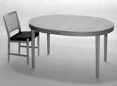 Ovalt bord och stol