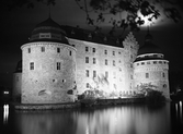 Örebro Slott i månljus sett från Storbron, 1930-tal