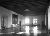 Solen speglar sig i Rikssalens golv på Örebro slott, 1930-tal