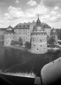 Örebro Slott sett från Fenixhusets tak, 1930-tal