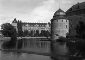 Centralpalatset och Örebro slott sett från Engelbrektsgatan, 1930-tal