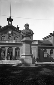 Byst framför centralstationen i Örebro, 1930-tal