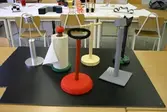 Elevarbete med olika hållare för hushållspapper, 2005