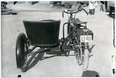 Baksidan av motorcykel med sidovagn, från 1912.