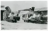 Västmanland.
Ånglok vid lokstallar.