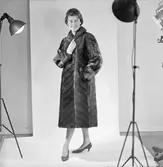 Reklamfotografering Haglunds dammode pälskappa