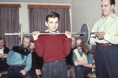 Tyngdslyftning på ungdomsgård, 1950-tal
