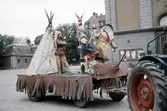 Indianer med tipi på flak på Barnens Dag, 1956-1959