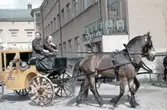 Gul hästdragen vagn på Barnens Dagståg, 1956-1959