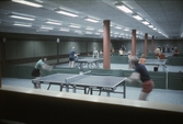 Hårda slag under bordtennisturnering i idrottshuset i Örebro, 1970-tal