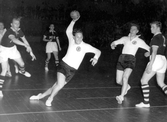 Handbollsmatch ÖSK- Majorna i idrottshuset i Örebro, 1950