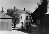 Gävle stad - Söder, ”Gamla Gefle”.
Kvarteret Plantagen, före detta Södra Varvet 2, första kvarteret 76, Södra Strandgatan 16. Boningshuset från gården.