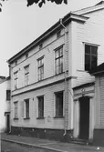 Gävle stad - Söder, ”Gamla Gefle”.
Kvarteret Plantagen, före detta Södra Varvet 2, första kvarteret 76, Södra Strandgatan 16. Boningshuset vid Södra Strandgatan.