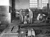 Arbetare i vagnverkstaden på SJ Centralverkstäderna, 1970-tal