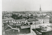 Västerås.
Vy från sydväst mot Domkyrkan, med Bondtorget/Stora torget  i förgrunden. C:a 1870-tal.