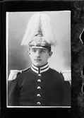 Reprofotografi - Man i uniform med plymdekorerad kask, Östhammar, Uppland