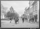 Storgatan i Linköping. Till vänster ser man St Larskyrkan.