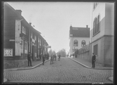 Storgatan i Linköping. Till höger ser man Stadshuset. År 1913 var byggnaden läroverk för pojkar