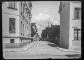 Bilder från gatuhörn i staden Linköping åren 1909 till 1913. Bilderna är tagna i centrala Linköping i ett projekt att dokumentera Linköping för Linköpings stad. 