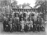 1923-års studenter på Strömparterren. 25 årsjubileum. 
Köpman Oskar Johansson, Örebro.