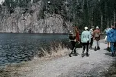 Vandrare vid Falkasjön på Bergslagsleden, 1975-1980