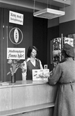 Biljettkassan på turistbyrån, 1970-tal
