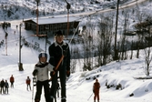 Skidåkare i Storstenshöljdens skidlift, 1980-tal