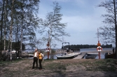 Besökare vid färjeläget i Hampetorp, 1980-tal