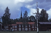 Midsommarstång på Malmtorget i Kopparberg, 1980-tal