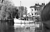 Båt med levande musik under Båtens dag i Örebro, ca 1982