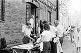 Lotteriförsäljning på Hamnplan, ca 1982