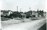 Västerås.
Ågatan med ASEA:s Folkets Hus. Lillån övertäcks. C:a 1905.