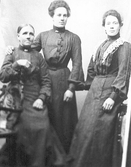 Gustava Olsdotter och hennes döttrar