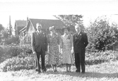 Gruppfoto i trädgården USA
