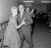Doris Åberg 50-års firande, dansande par