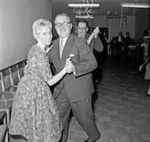 Doris Åberg 50-års firande, dansande par