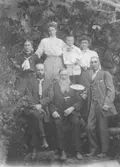 Familjefoto med granne i Portland USA, 1908