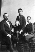 Nikolaj Petrovitj Makeeff med familjen i Ryssland, cirka 1887