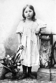Elena Mekeeff 3 år i Ryssland, 1897