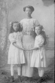 Lilly, Maja och Karin, 1911