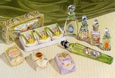 Varuprov av tvålar och parfymer från Henrikssons tekniska fabrik, 1947