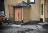 Ingång från gården till Kilsgatan 14, 1982