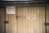 Förbudsskylt på dörr på Kilsgatan 14, 1982