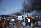 Folksamling vid branden vid Gotthards, april 1982