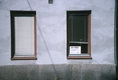 Fönster på hyreshus vid Kungsgatan, 1982