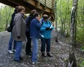 Miljöombud på tipspromenad vid fråga sju vid Naturenshus, 2007-05-10